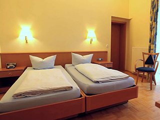 Landgasthof zur Post-Heiligenberg/Bodensee-Zimmer