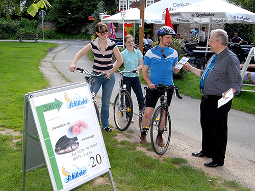 Flyer-Verteilung für die Pension Schübeler