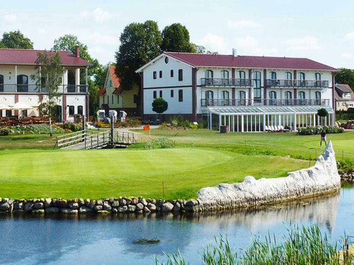 Ansicht Hotel vom Garten aus