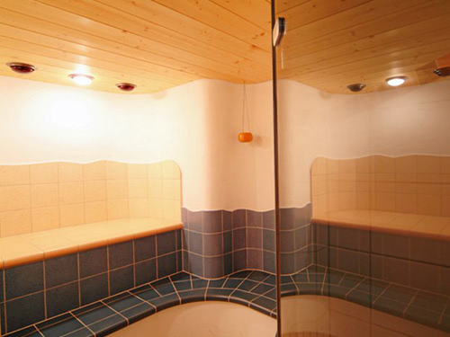 Dampfbad im Wellnessbereich