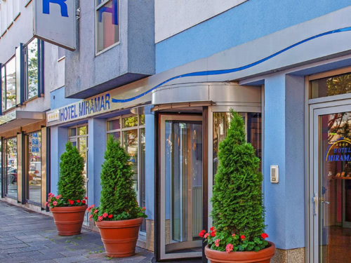 Hotel Miramar Außenansicht bei Tag
