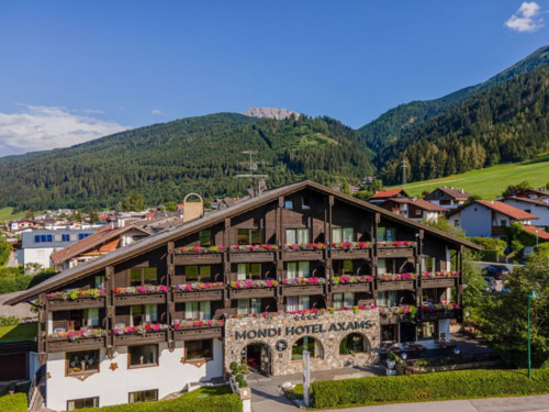 Hotelansicht des Mondi Hotel Axams in Tirol